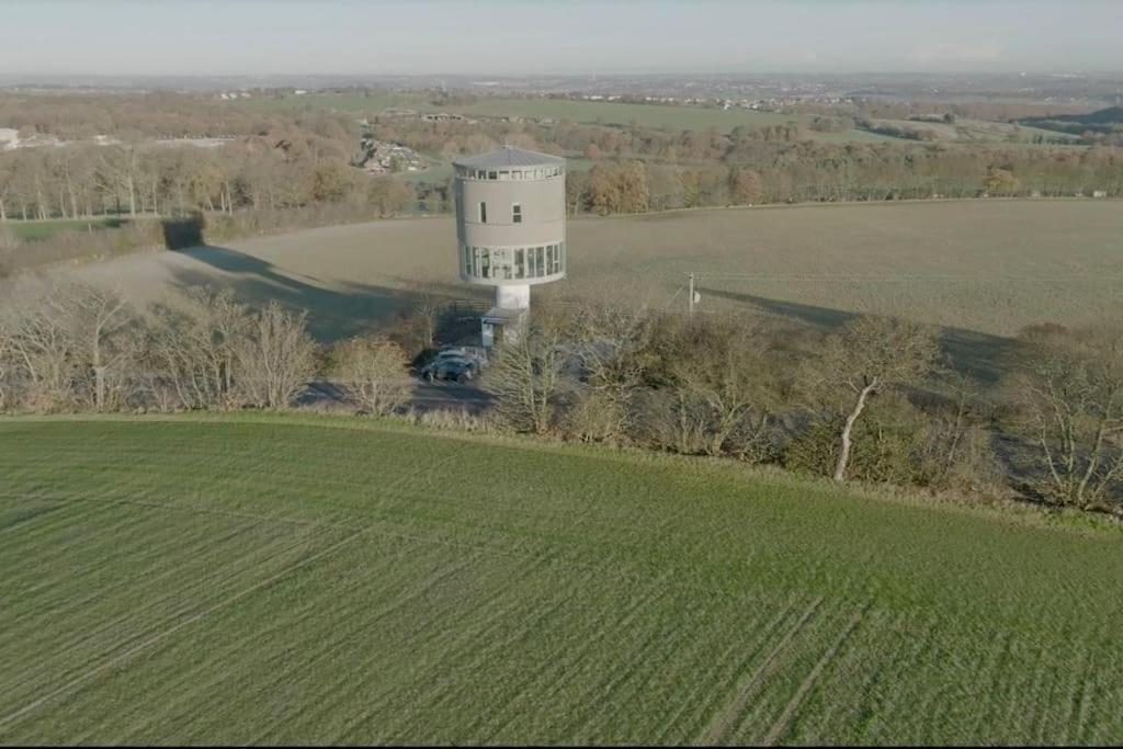 Luxury Converted Water Tower In Flockton Emley Exterior foto