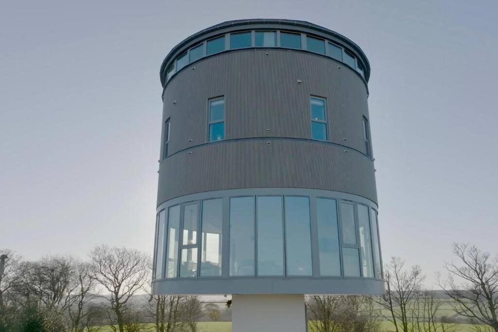 Luxury Converted Water Tower In Flockton Emley Exterior foto
