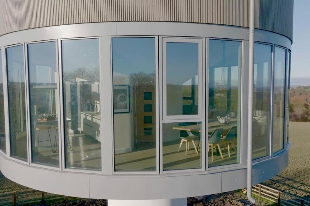 Luxury Converted Water Tower In Flockton Emley Exterior foto
