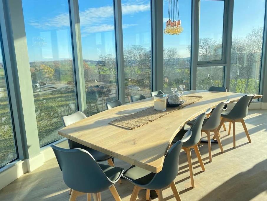 Luxury Converted Water Tower In Flockton Emley Exterior foto